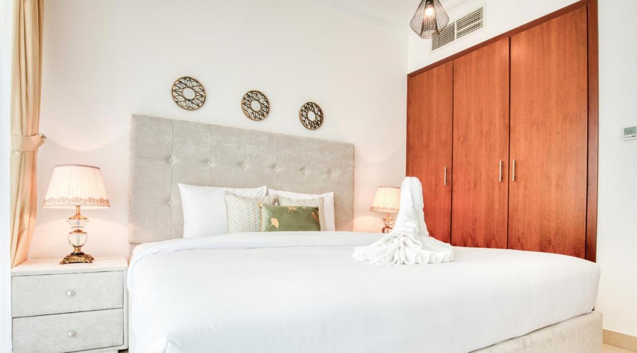 Stunning 1 Bedroom Apartment In Down Town Dubai Bagian luar foto